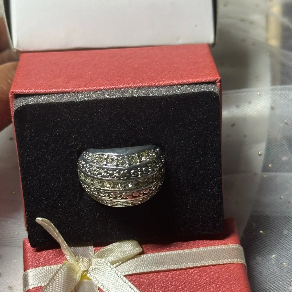 Avon Vintage Day to Night Silver tone Rhinestone Dome Ring - Picture 2 of 16